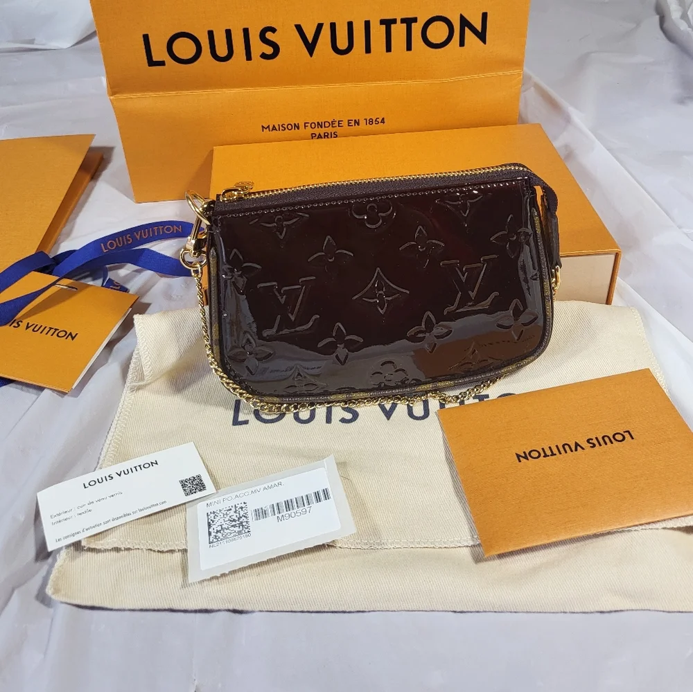 Sold- Brand new authentic Louis Vuitton Mini Pochette Vernis - Picture 15 of 16
